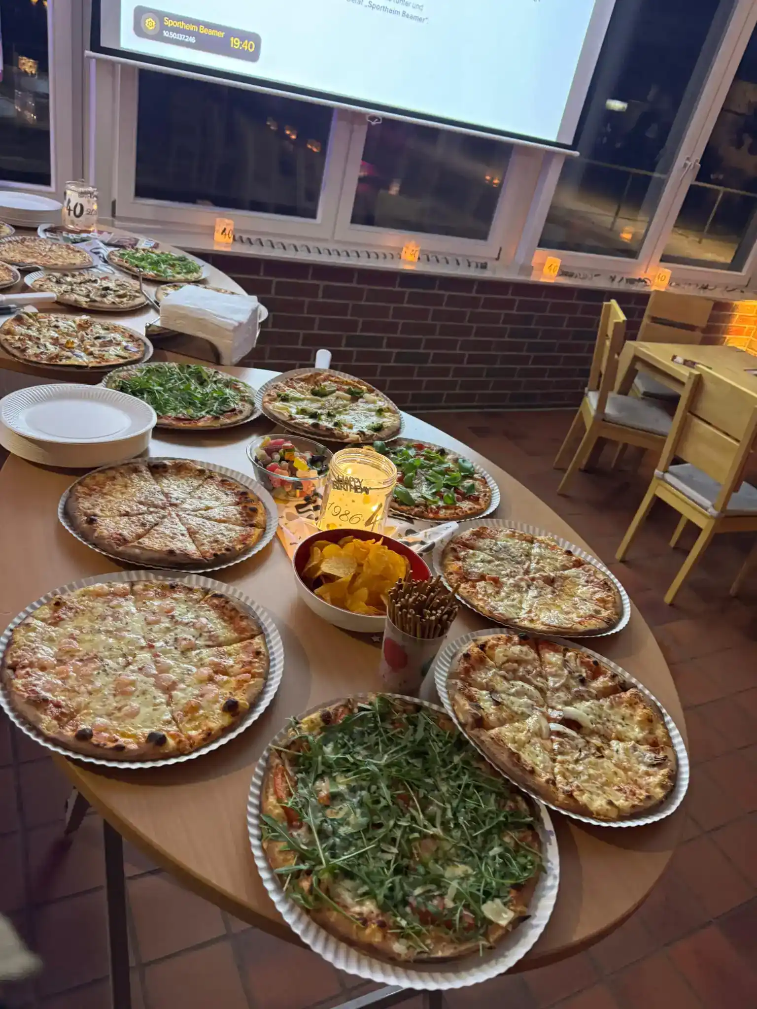 Zufriedene Kunden – Happy Pizza Wagen